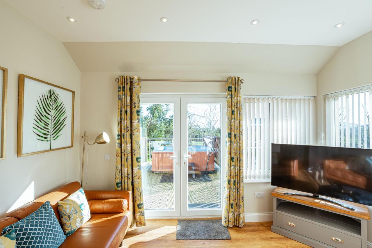 Sparrowhawk Cottage With Hot Tub Newton Stewart Exterior foto